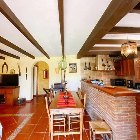 Villa Pereila - Luxury Country Retreat *
