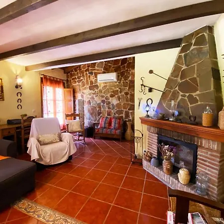 Pereila - Luxury Country Retreat Villa